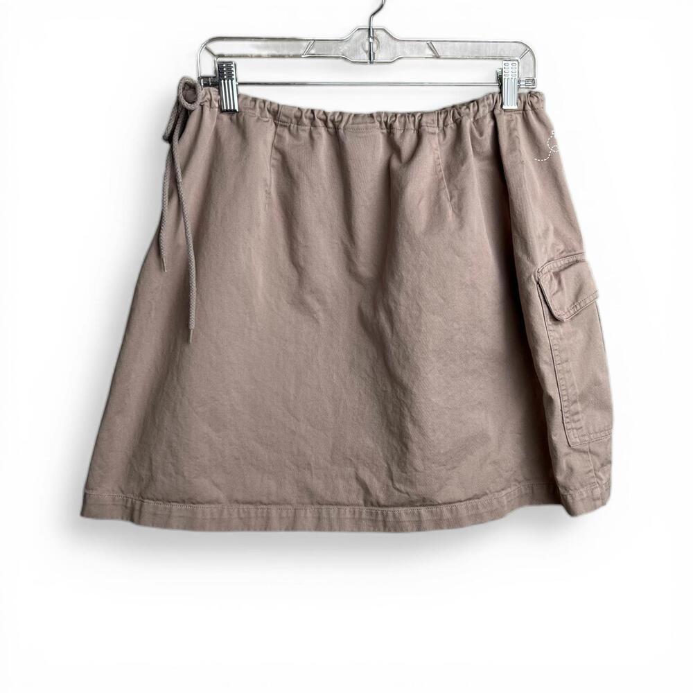 Vtg Beige Cargo Mini Skirt with Mickey Mouse Embroidered Detail - Picture 4 of 7